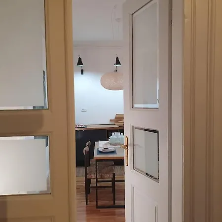 Max+ - Private Parking Apartmán *